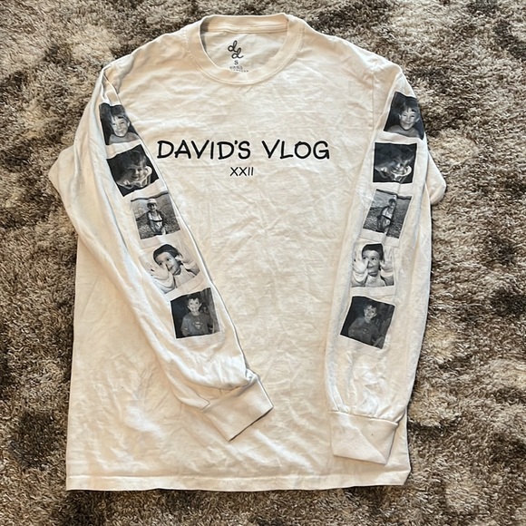David Dobrik Bundle (2 Long Sleeves & 1 Crew Neck included) - Picture 6 of 6